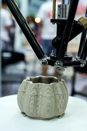 3D Object 3D priting machine creating a pod